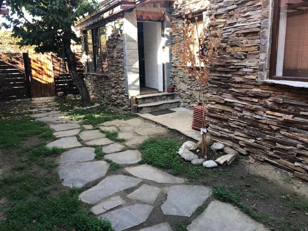 Гостевой дом Guest house The Stone Казанлык-36